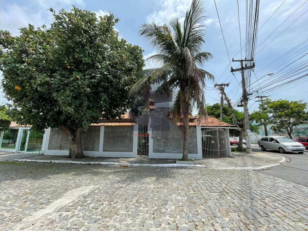 Casa independente à venda em Cabo Frio, com 4 quartos, 250m² - Serra e Mar Imobiliária