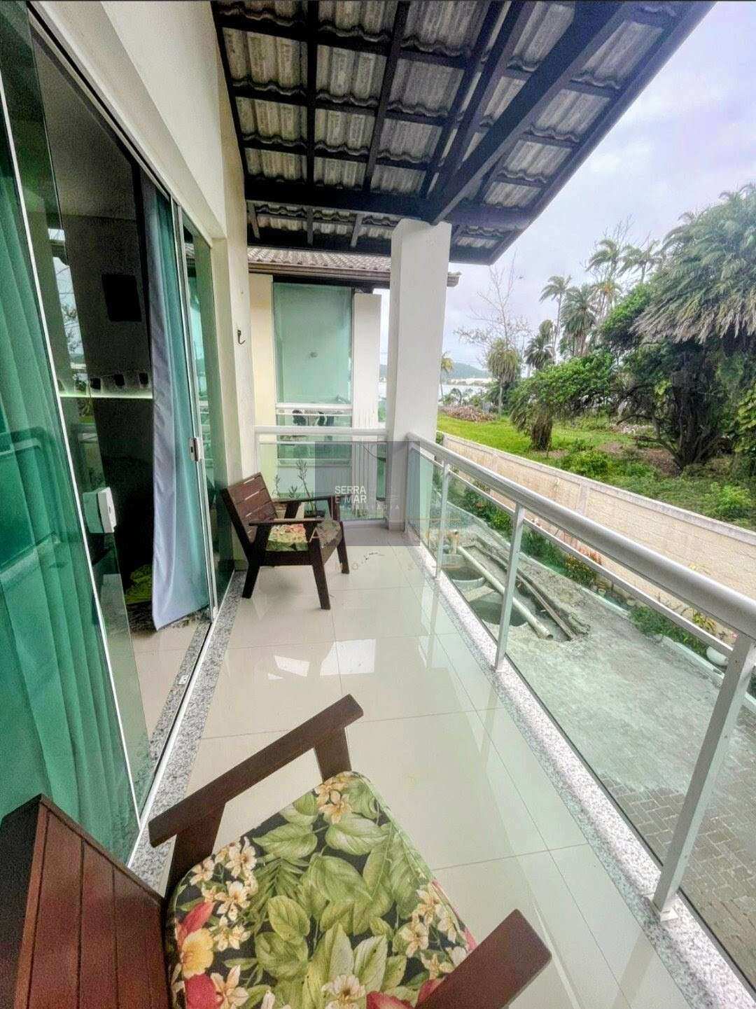 Casa de condomínio à venda em Cabo Frio, Palmeiras, com 3 quartos